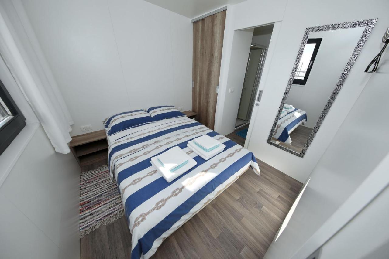 Mobile Home Safir Biograd Na Moru Zewnętrze zdjęcie