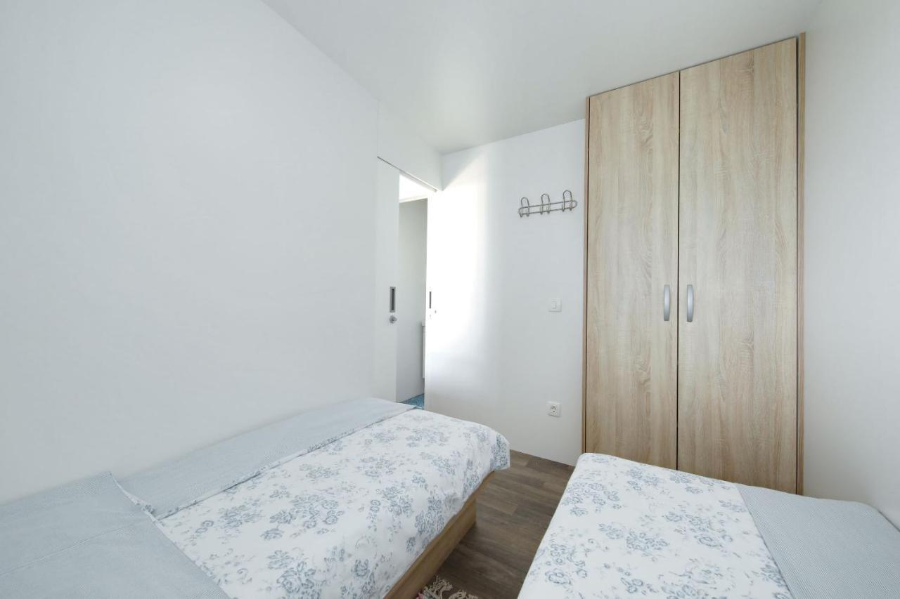 Mobile Home Safir Biograd Na Moru Zewnętrze zdjęcie